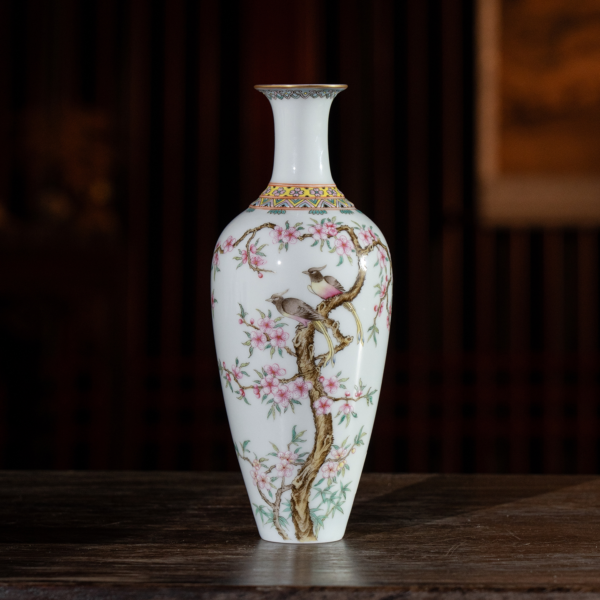 景德镇御窑粉彩喜上眉梢柳叶瓶