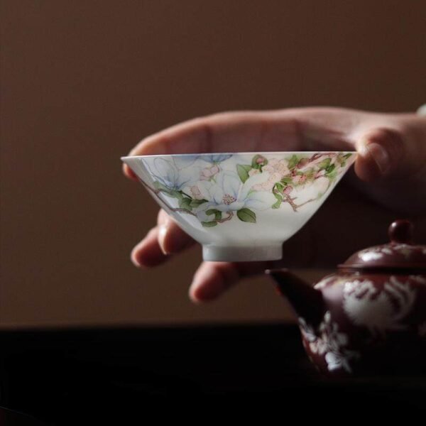 Jingdezhen Hand-Painted Magnolia and Begonia Ultra-Thin Body Dais Tea Cup Master Cup
