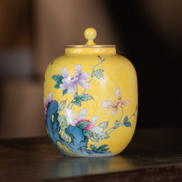 景德镇御窑黄地虞美人茶叶罐粉彩