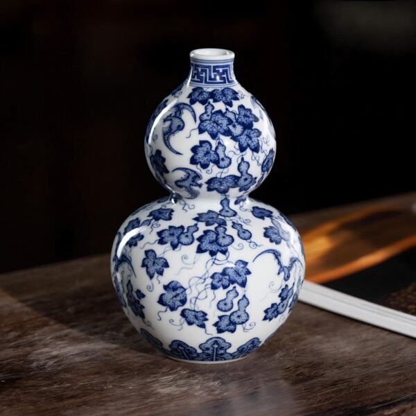 Jingdezhen Imperial Kiln Blue and White Hundred Blessings Gourd Vase