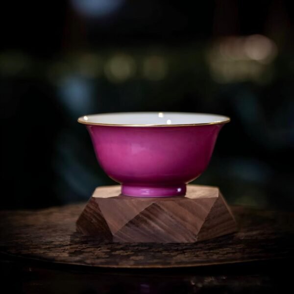 Gold-Decorated Rosy Red Magnolia Master Cup