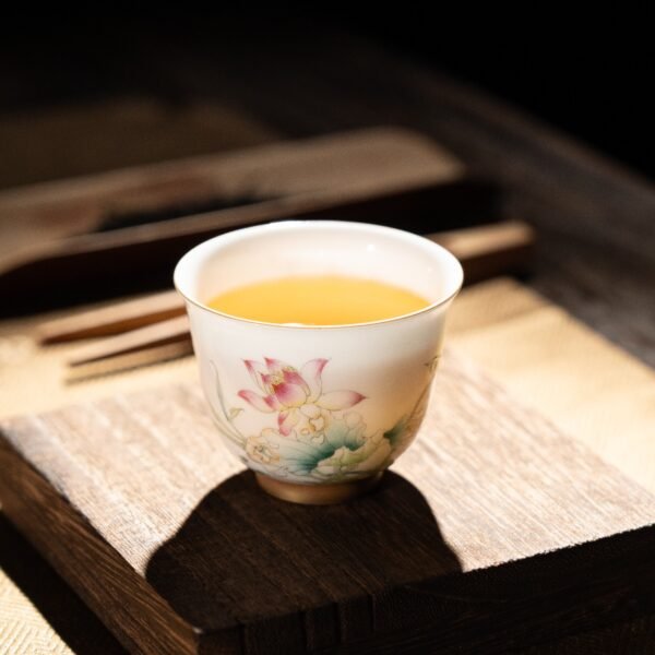 Porcelain Cup with Pink and Gold Decoration of Lotus Pond